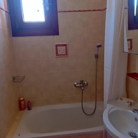 για μεγάλες παρέες και οικογένειες Villa Parakopí