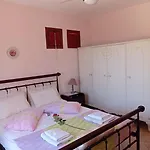 βίλα για μεγάλες παρέες και οικογένειες