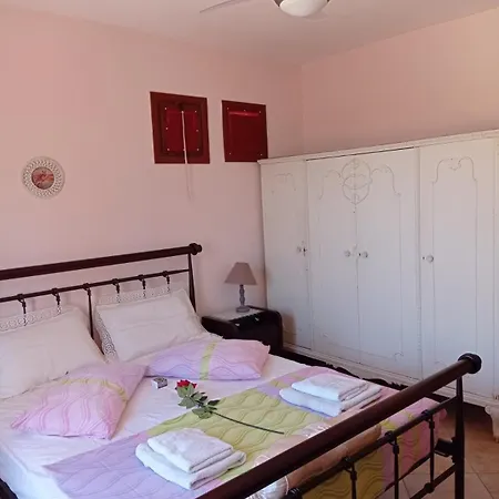 βίλα για μεγάλες παρέες και οικογένειες