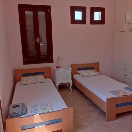 Vila για μεγάλες παρέες και οικογένειες Parakopí